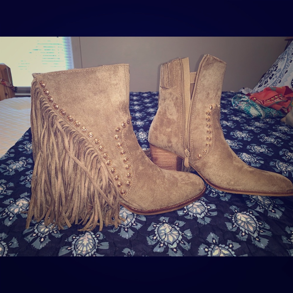 Short Suede Fringe Booties Size 8.5